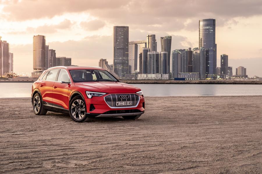  Audi e-tron 55 Quattro 2019 года  (WW) (фото 198 из 452)